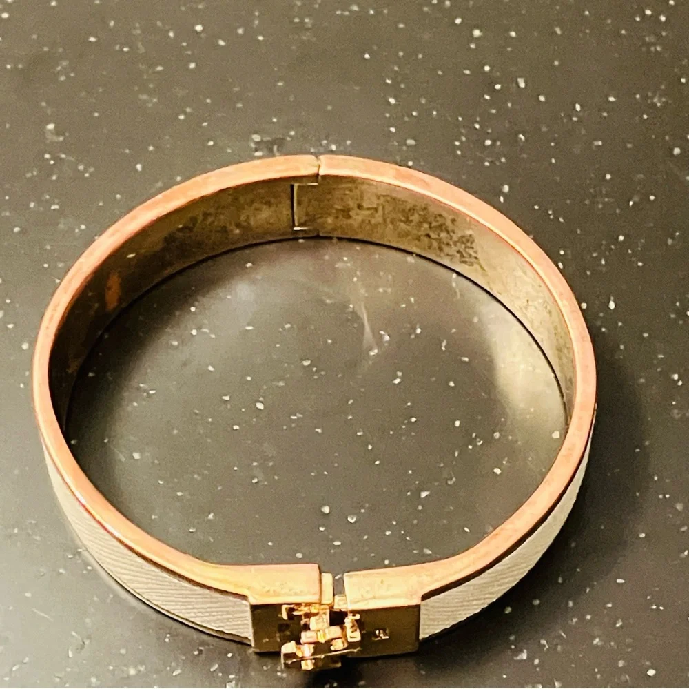 Tory Burch- White Leather Inlay Hinged Bracelet in Gold. EUC - Picture 2 of 8
